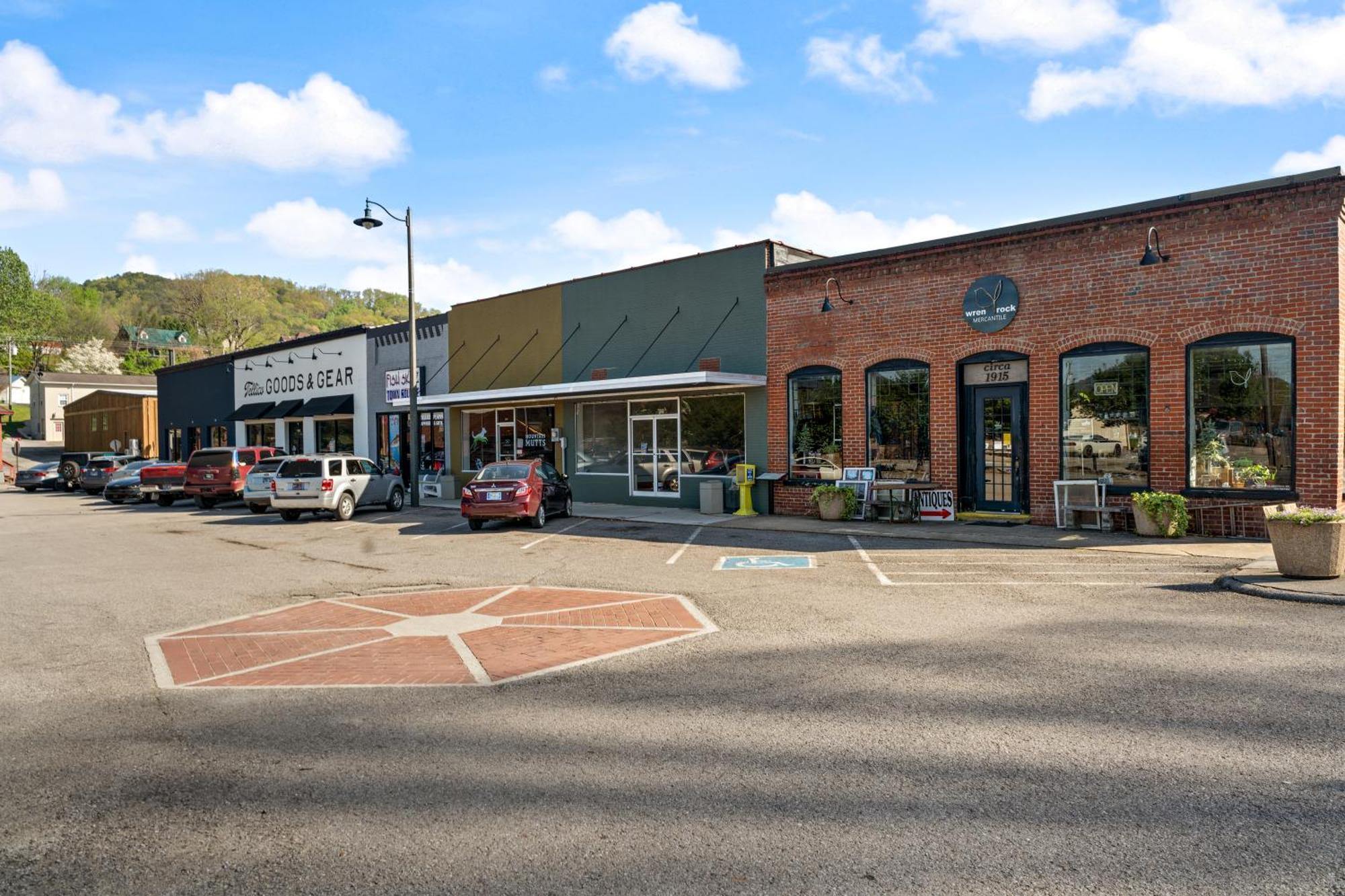 The Tellico Plains Inn And Event Venue Bagian luar foto