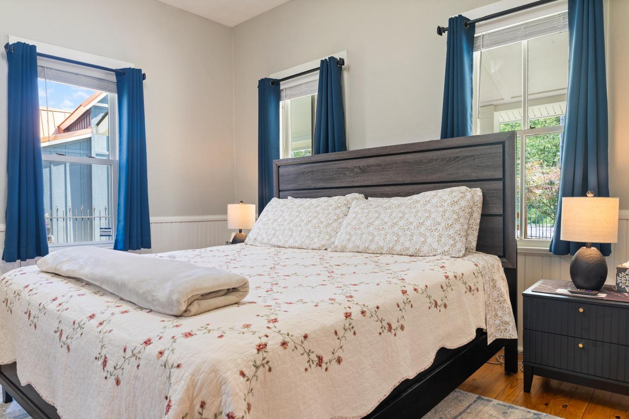 The Tellico Plains Inn And Event Venue Bagian luar foto