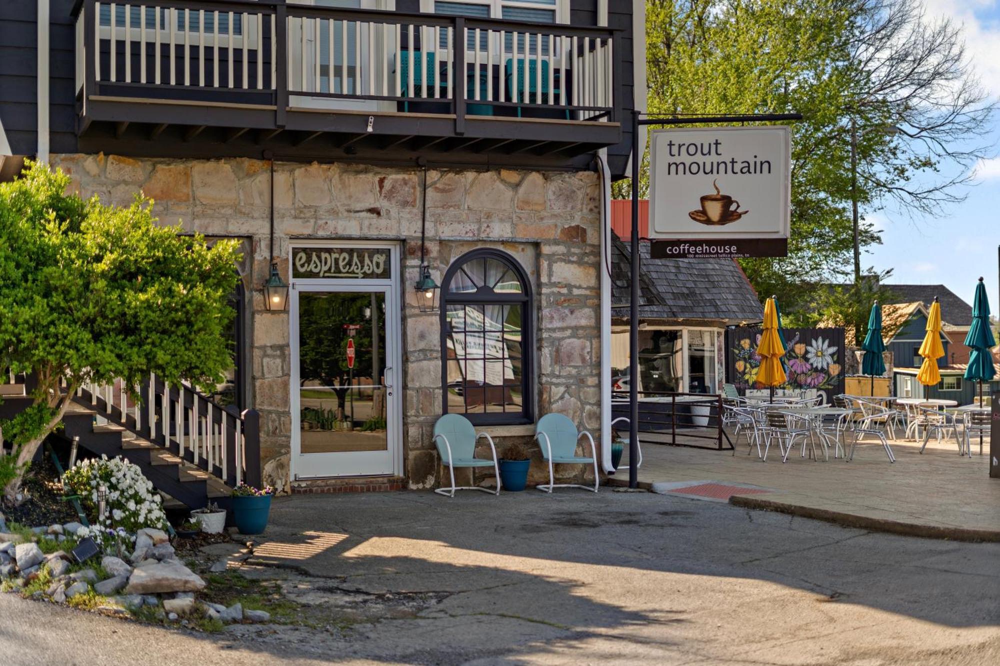 The Tellico Plains Inn And Event Venue Bagian luar foto