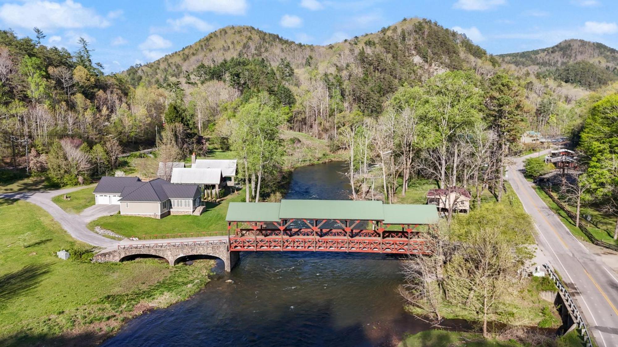 The Tellico Plains Inn And Event Venue Bagian luar foto