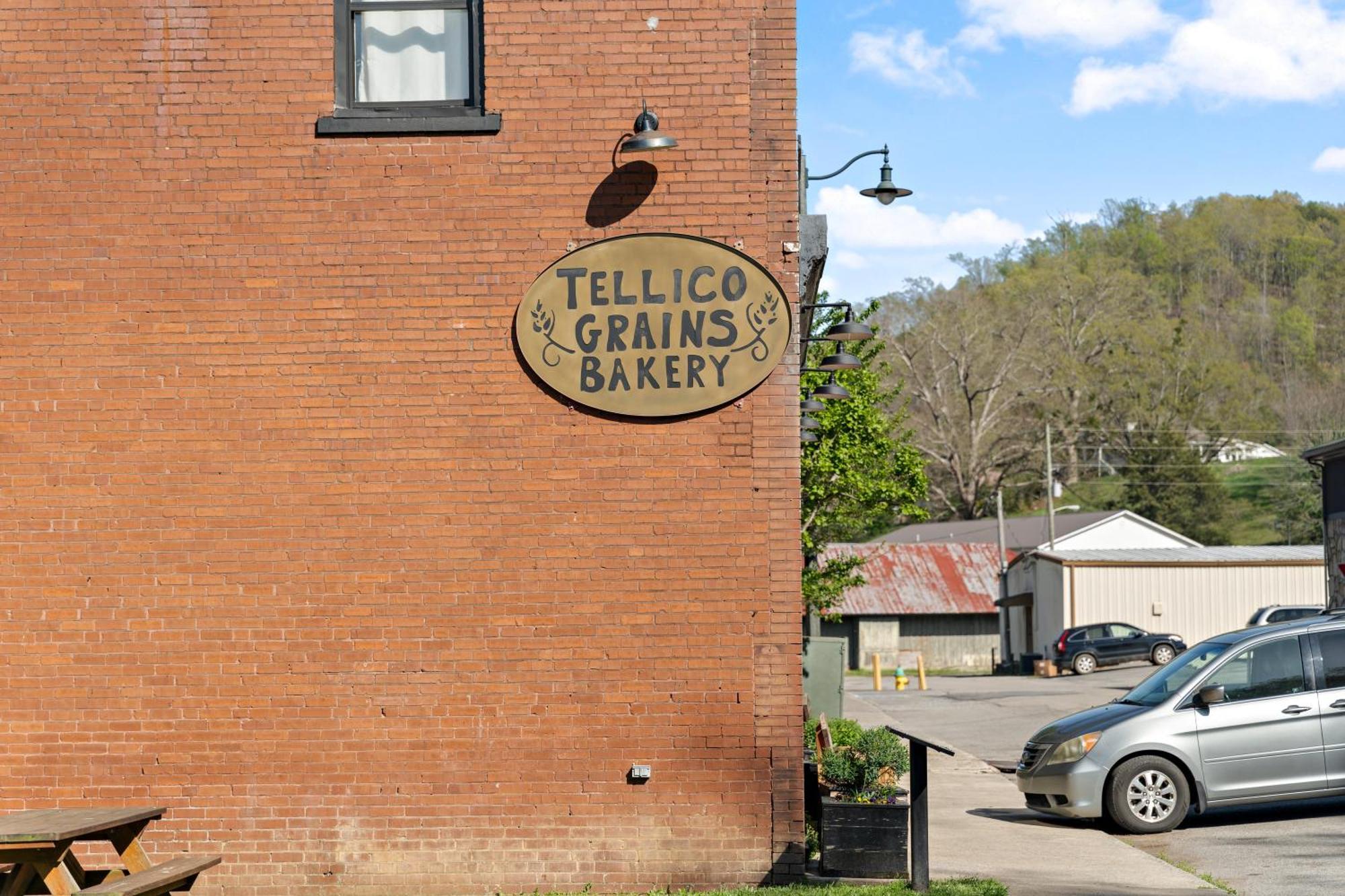The Tellico Plains Inn And Event Venue Bagian luar foto