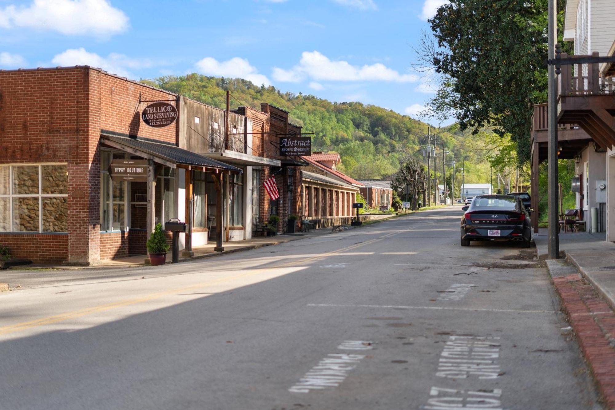 The Tellico Plains Inn And Event Venue Bagian luar foto