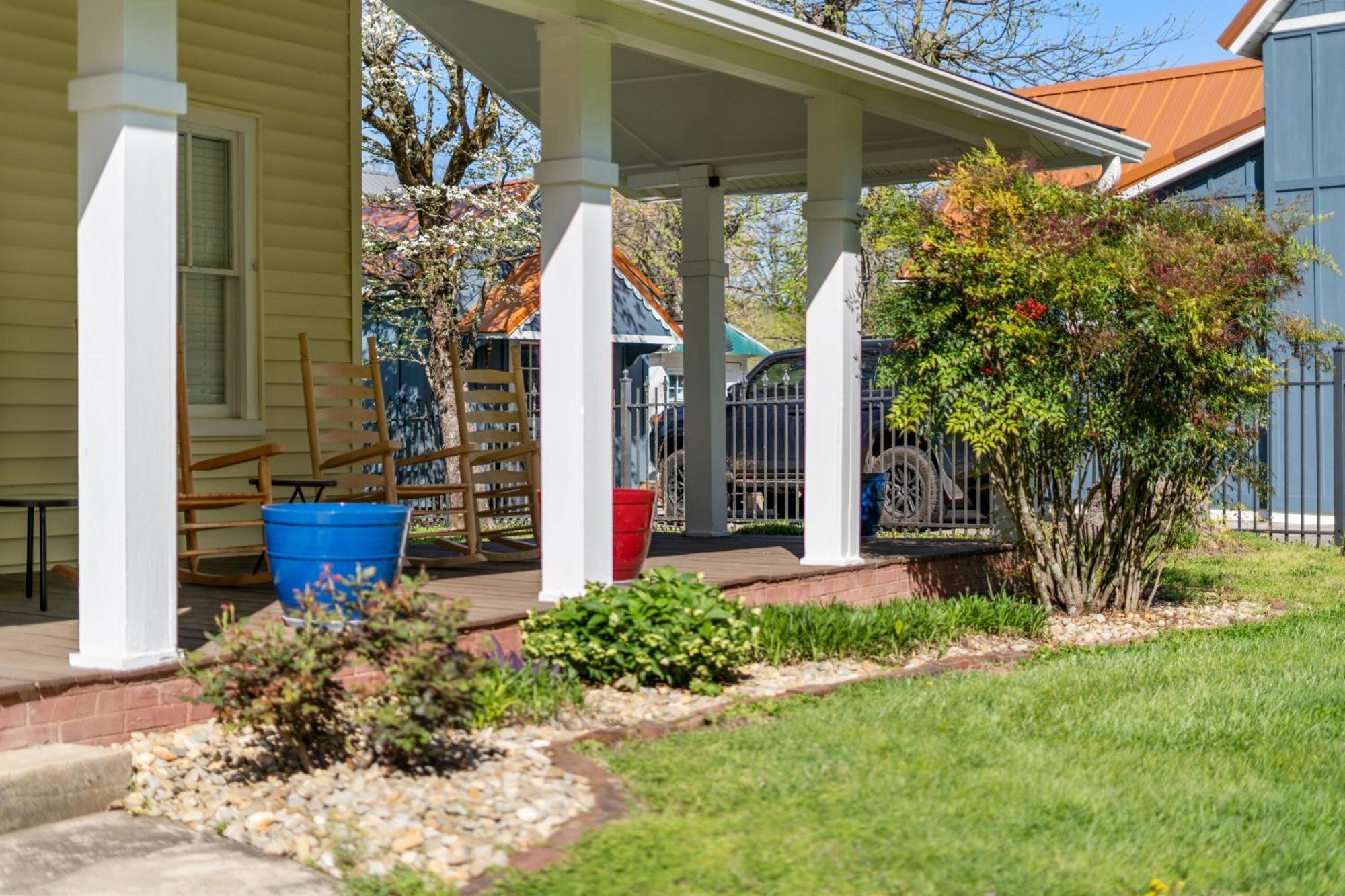The Tellico Plains Inn And Event Venue Bagian luar foto