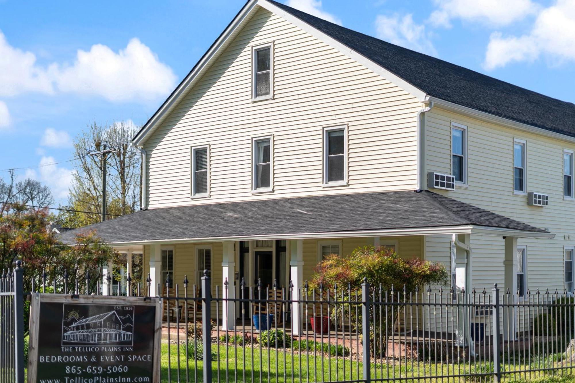 The Tellico Plains Inn And Event Venue Bagian luar foto